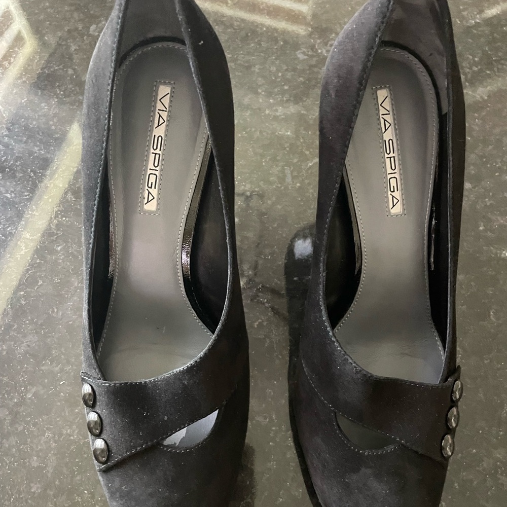 Via Spiga Black parent/suede 4 inch heels